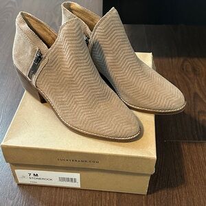 Lucky Brand Stonerock Fhuna Chevron Suede Ankle Booties - NWT Size Women’s 7 M